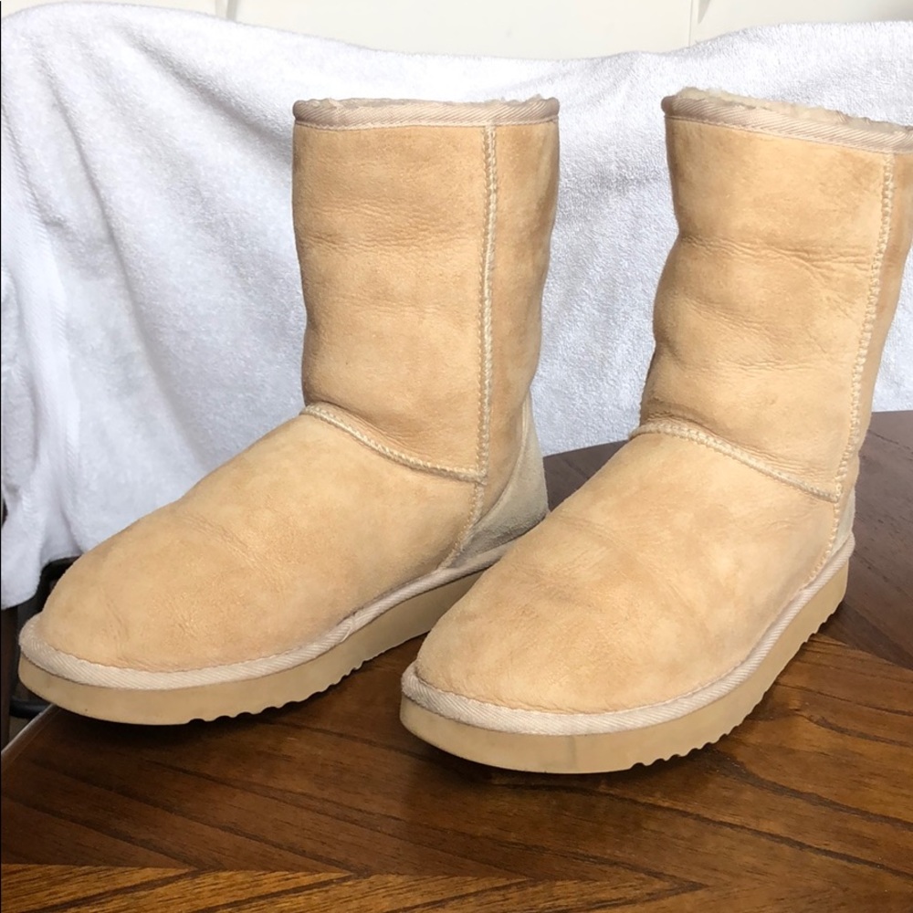 UGG W Classic Short Boots Tan Size 10